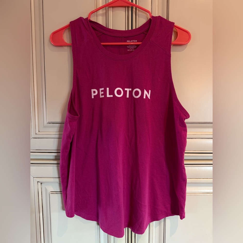 EUC Peloton Women's Fuchsia Muscle Tank Size Large
